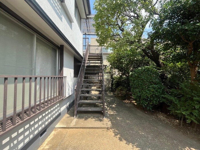 物件外観写真2　(駐輪場)