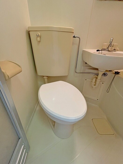 物件内観写真8　(トイレ)