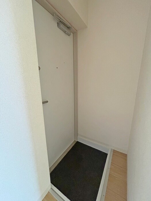 物件内観写真12　(玄関)