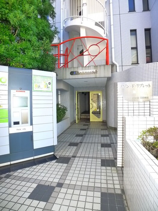 物件外観写真3　(エントランス部分)