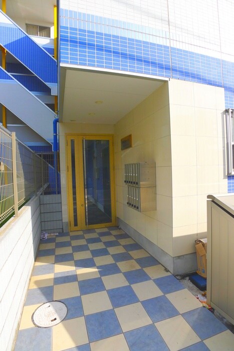 物件外観写真5　(エントランス部分)