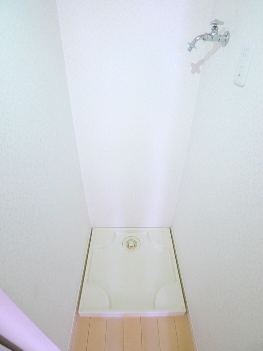 物件内観写真13　(洗濯機置場)