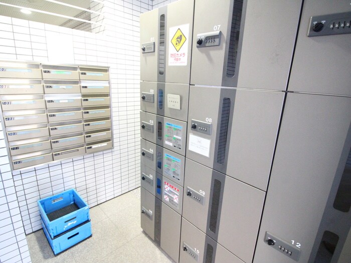 物件外観写真6　(エントランス部分)