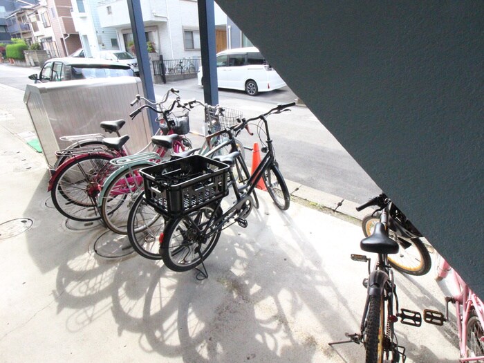 物件外観写真5　(駐輪場)