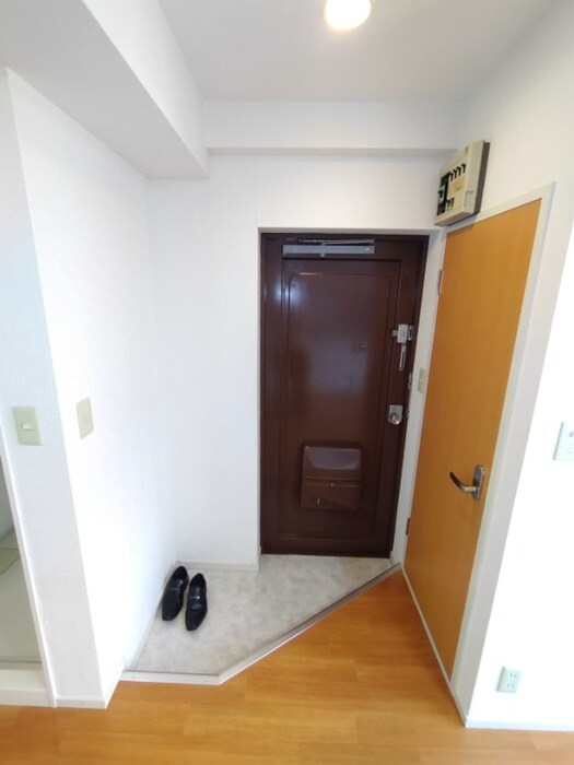 物件内観写真7　(玄関)