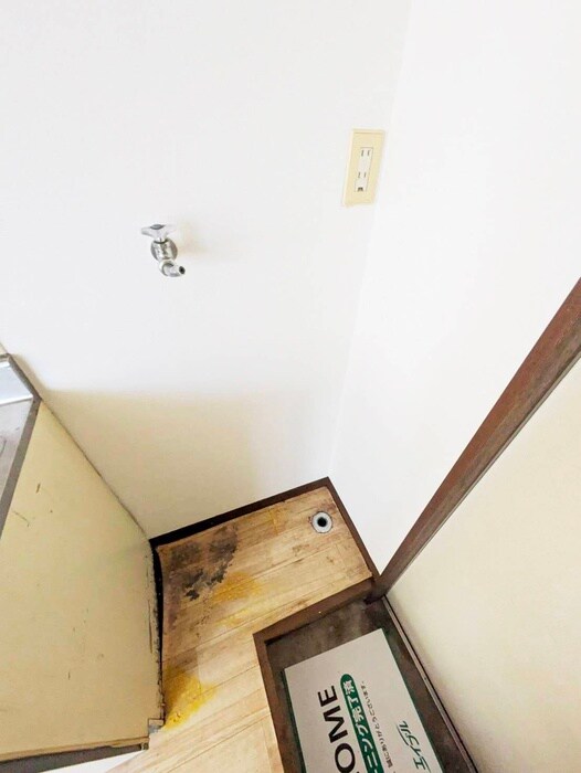 物件内観写真11　(洗濯機置場)