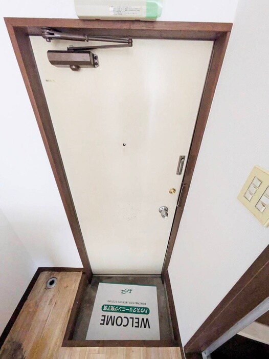 物件内観写真17　(玄関)