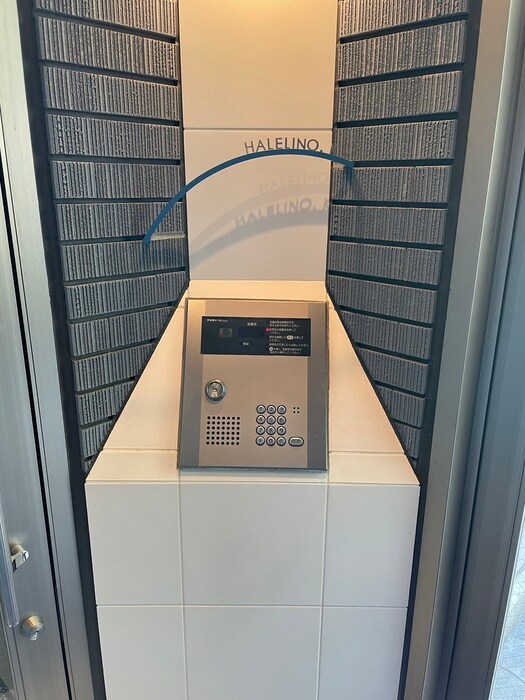 物件外観写真4　(エントランス部分)