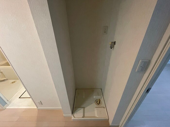 物件内観写真16　(洗濯機置場)
