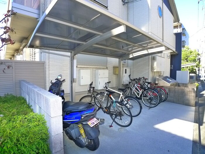 物件外観写真3　(駐輪場)
