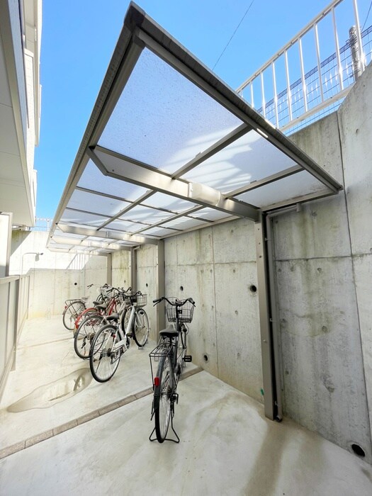 物件外観写真6　(駐輪場)