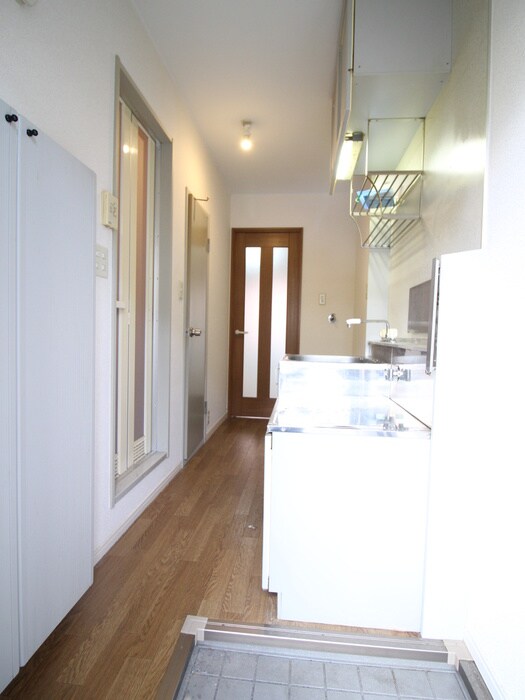 物件内観写真10　(玄関)