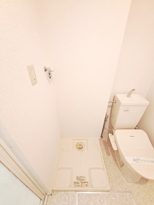 物件内観写真14　(洗濯機置場)