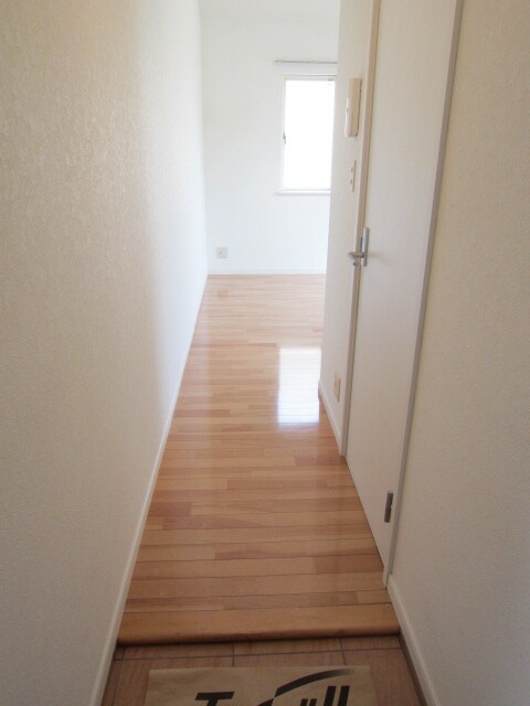 物件内観写真16　(玄関)