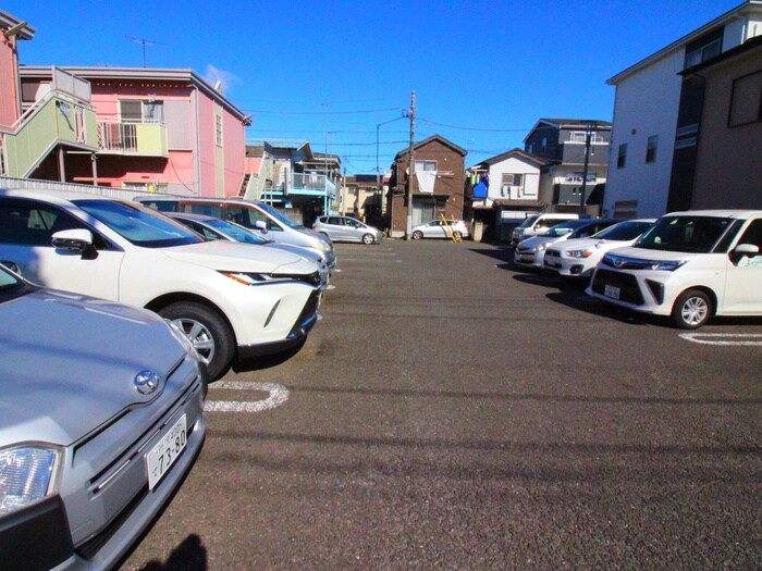 物件外観写真2　(駐車場)