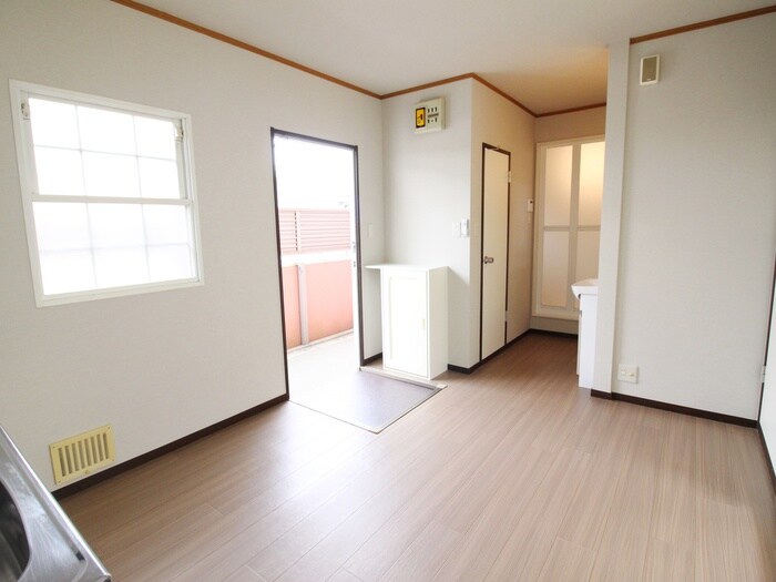 物件内観写真16　(室内からの展望)