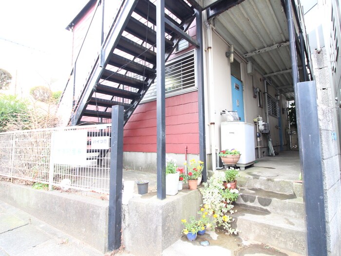 物件外観写真4　(エントランス部分)