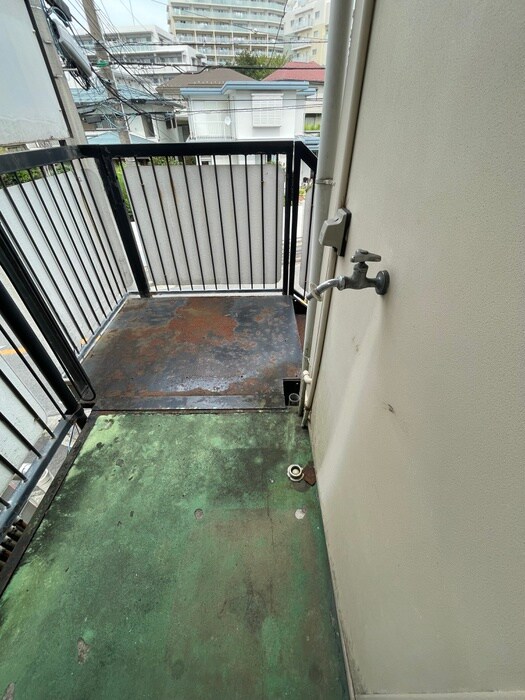 物件内観写真12　(洗濯機置場)