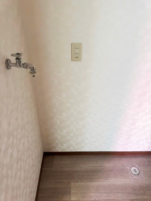 物件内観写真15　(洗濯機置場)