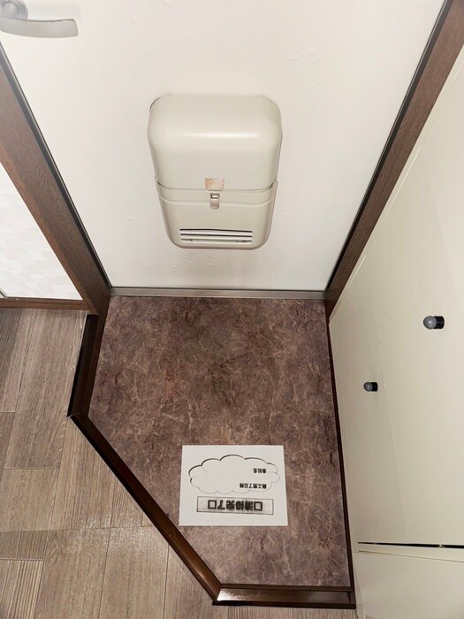 物件内観写真17　(玄関)