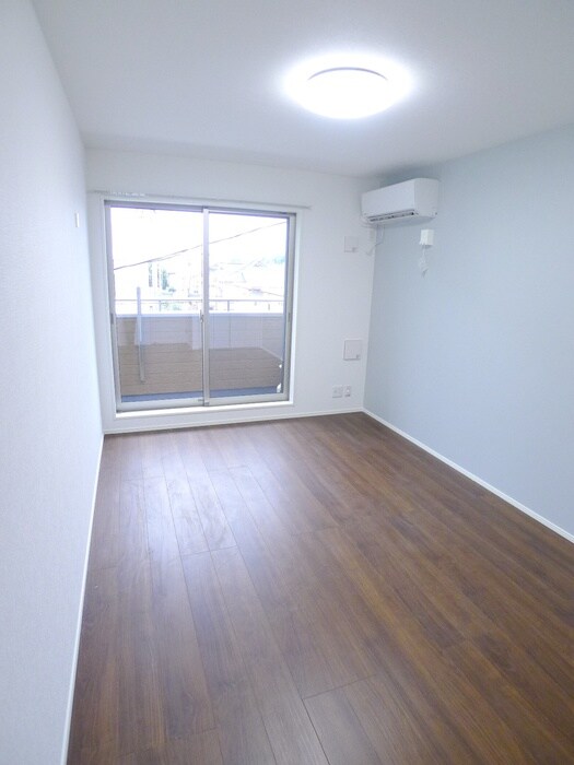 物件内観写真14　(室内からの展望)