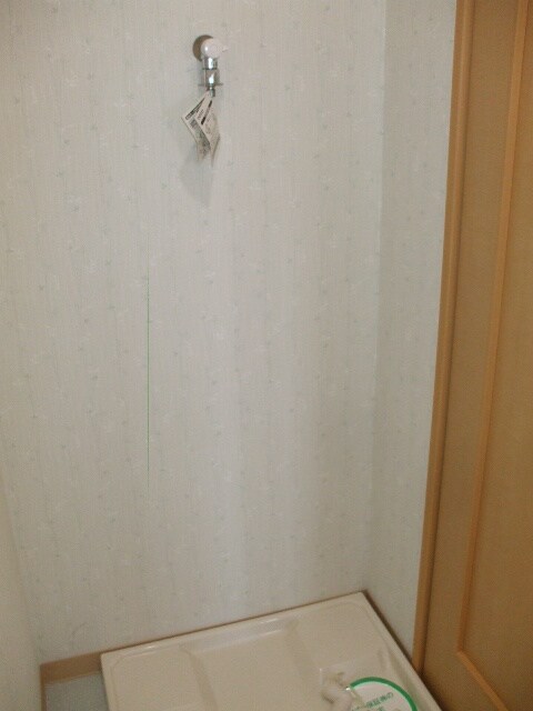 物件内観写真12　(洗濯機置場)