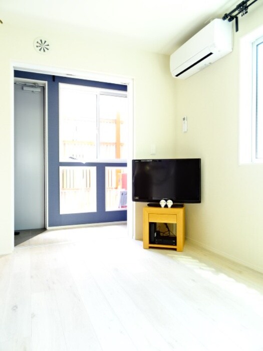 物件内観写真3　(居室)