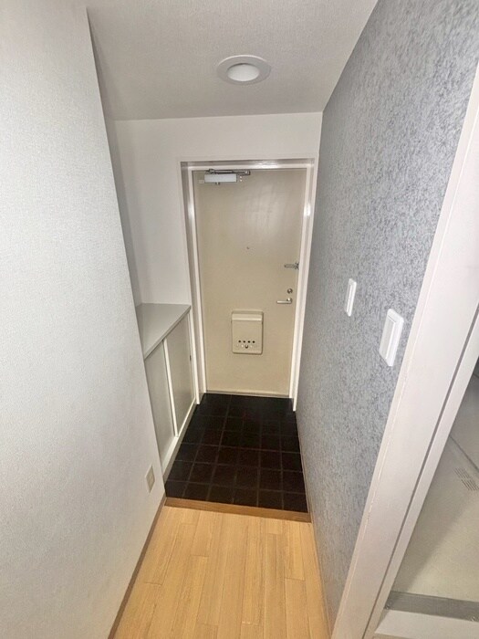 物件内観写真16　(玄関)