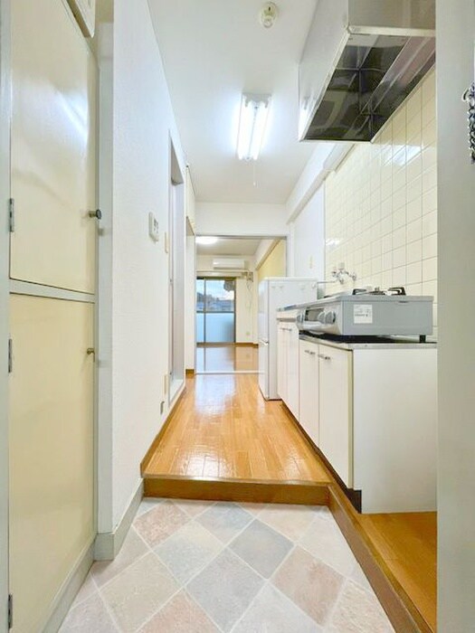 物件内観写真16　(玄関)