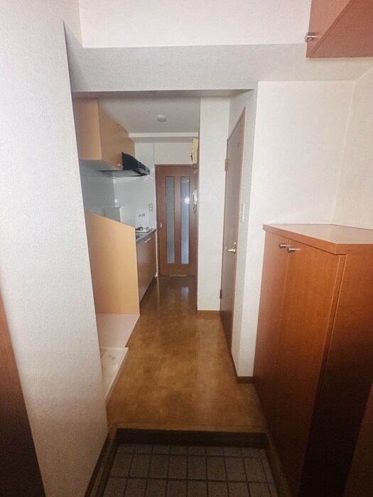 物件内観写真11　(玄関)