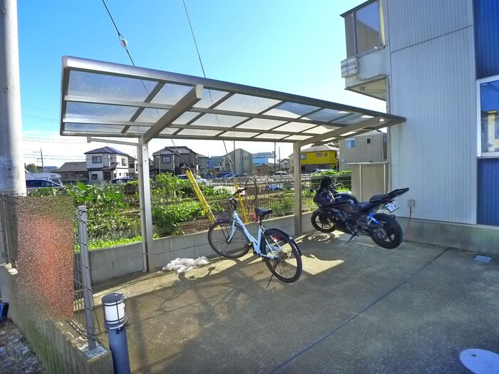 物件外観写真6　(駐輪場)