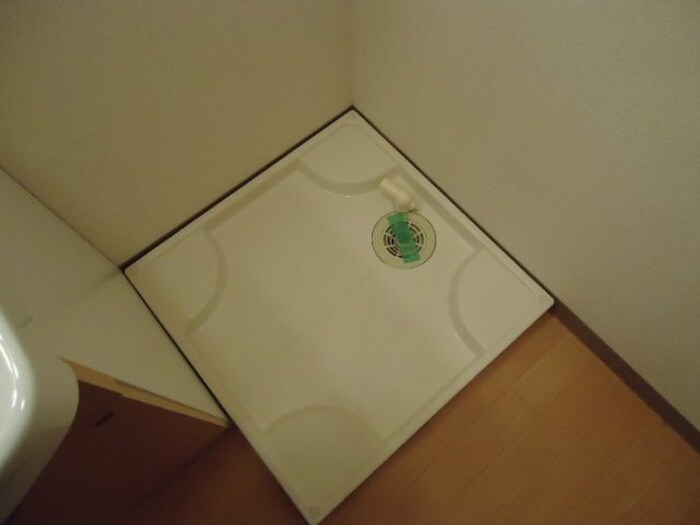 物件内観写真15　(洗濯機置場)