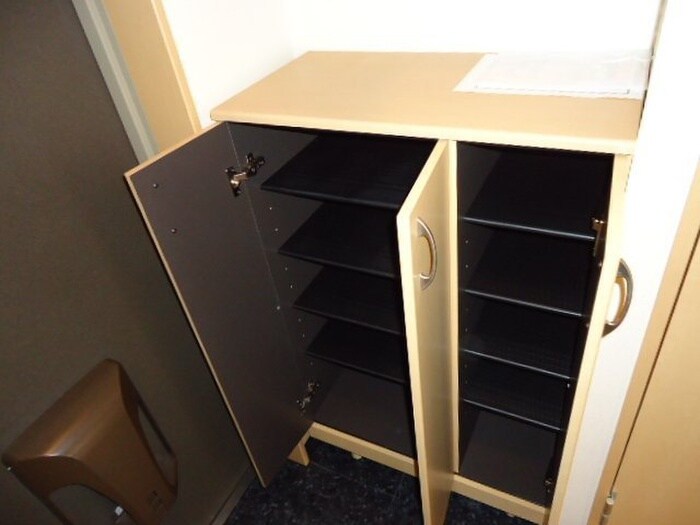 物件内観写真17　(靴箱)