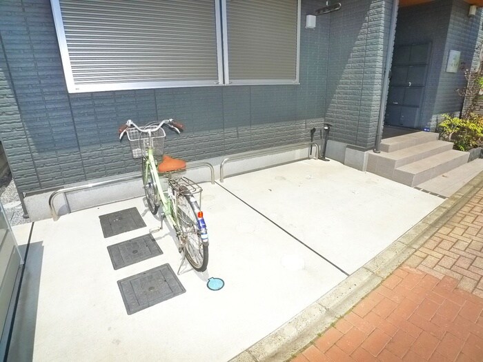 物件外観写真3　(駐輪場)
