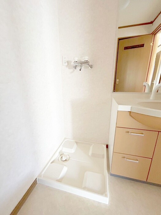 物件内観写真17　(洗濯機置場)