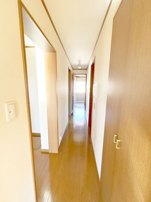 物件内観写真18　(廊下)