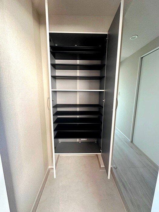 物件内観写真13　(靴箱)