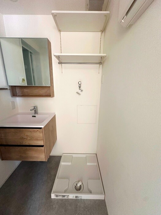 物件内観写真14　(洗濯機置場)