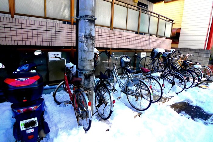 物件外観写真5　(駐輪場)