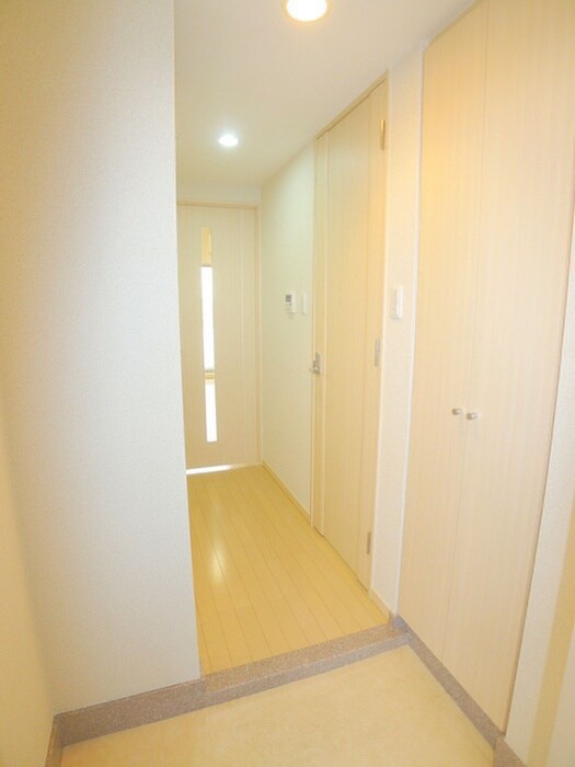 物件内観写真4　(廊下)