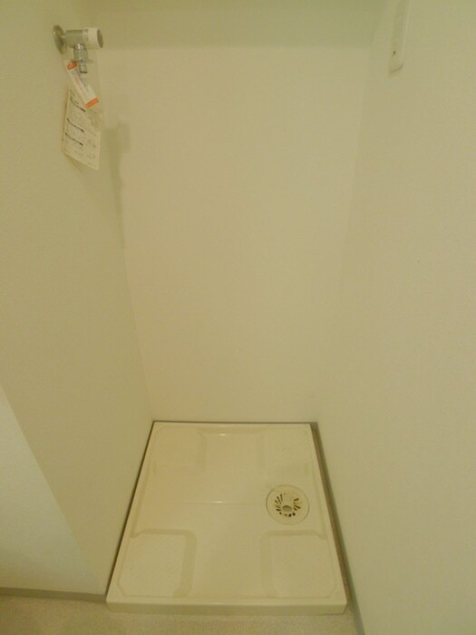 物件内観写真12　(洗濯機置場)