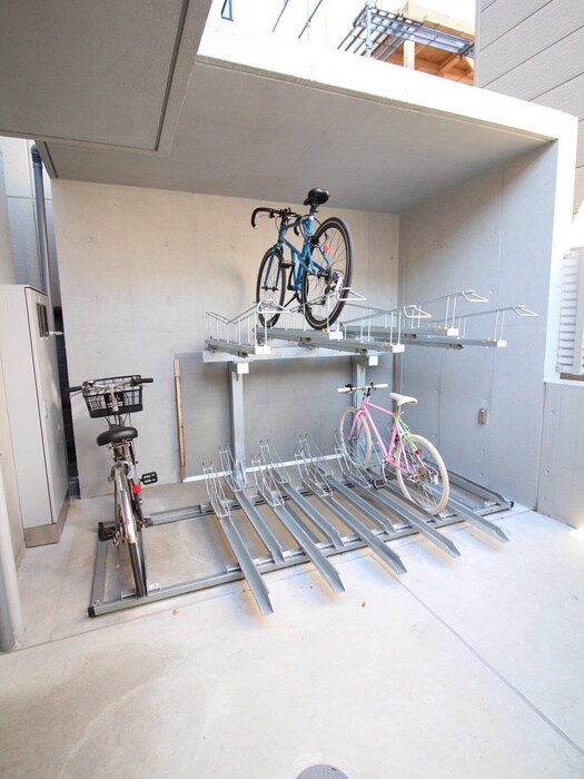 物件外観写真3　(駐輪場)