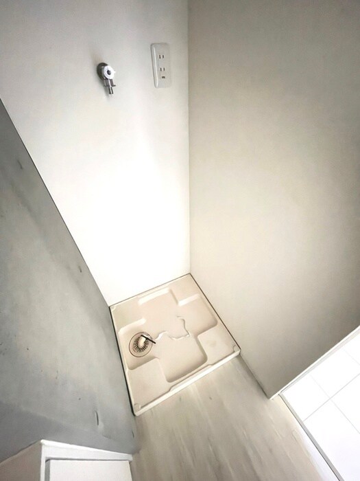 物件内観写真10　(洗濯機置場)