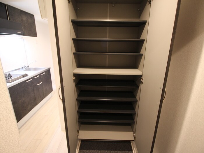 物件内観写真14　(洗濯機置場)