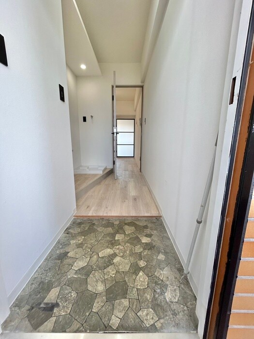 物件内観写真17　(玄関)