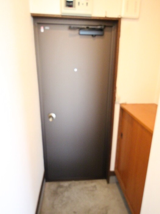 物件内観写真13　(玄関)