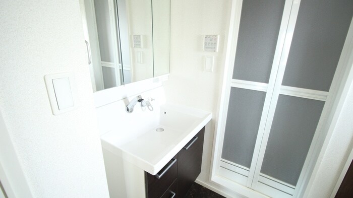 物件内観写真12　(洗面)