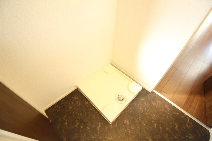 物件内観写真18　(洗濯機置場)