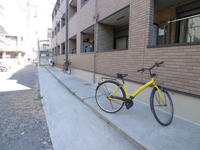 物件外観写真3　(駐輪場)