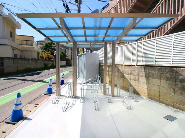 物件外観写真5　(駐輪場)